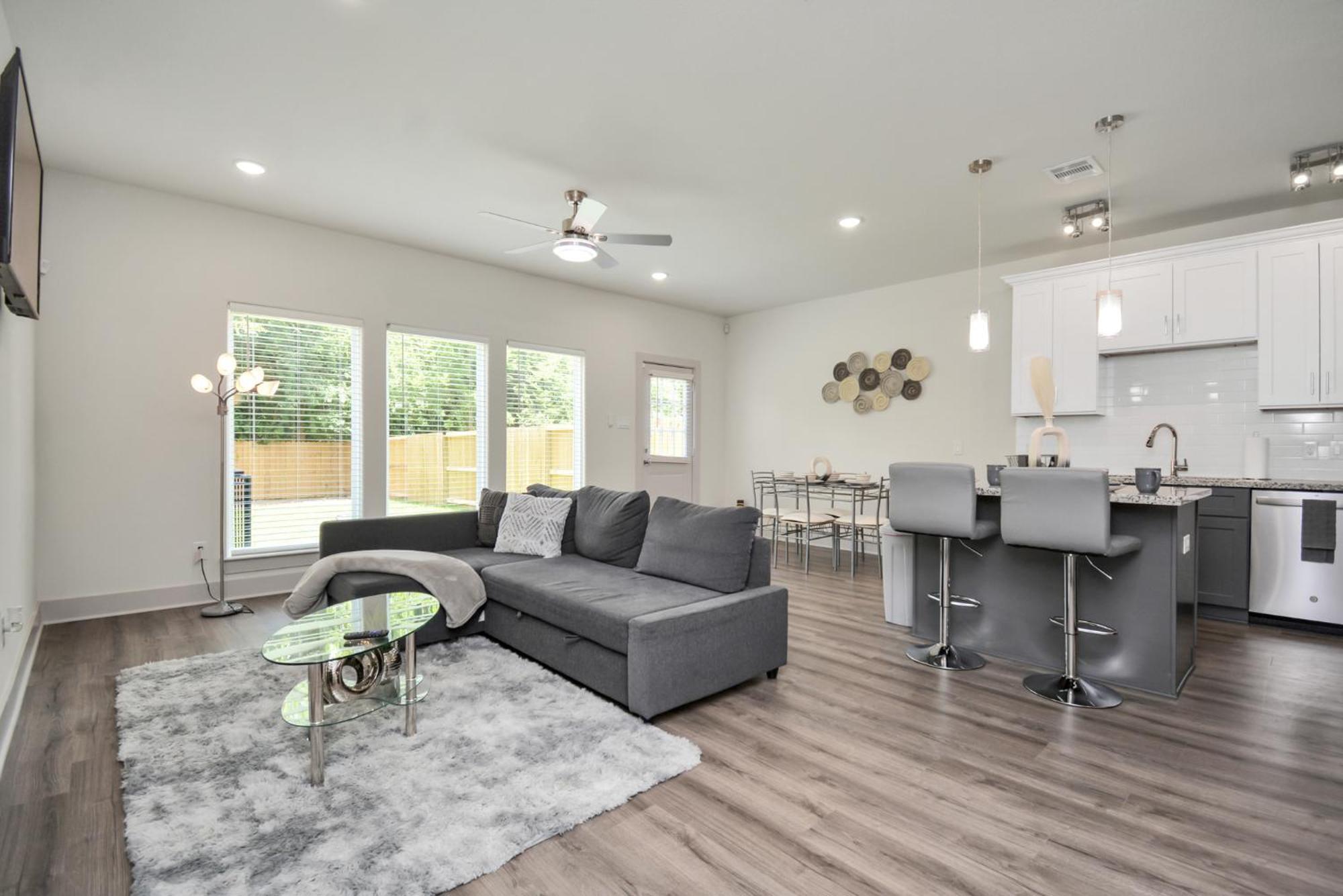 Shades Of Grey Apartment *